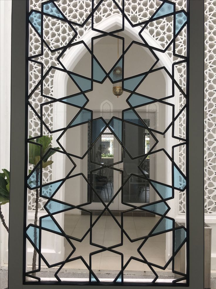 CLEAR PATTERN GLASS